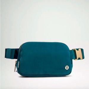 Lululemon - Everywhere belt bag